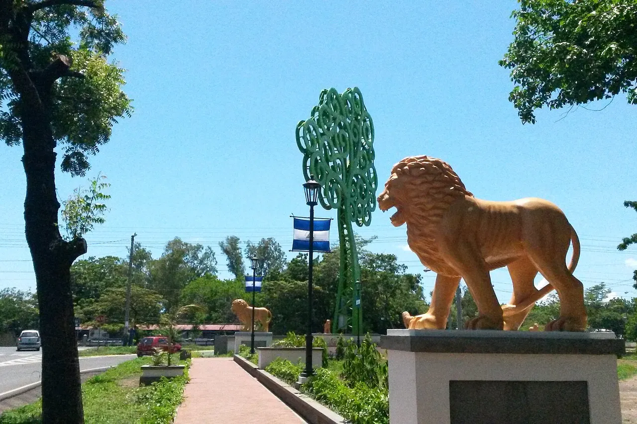 Col Universitaria, León, Nicaragua