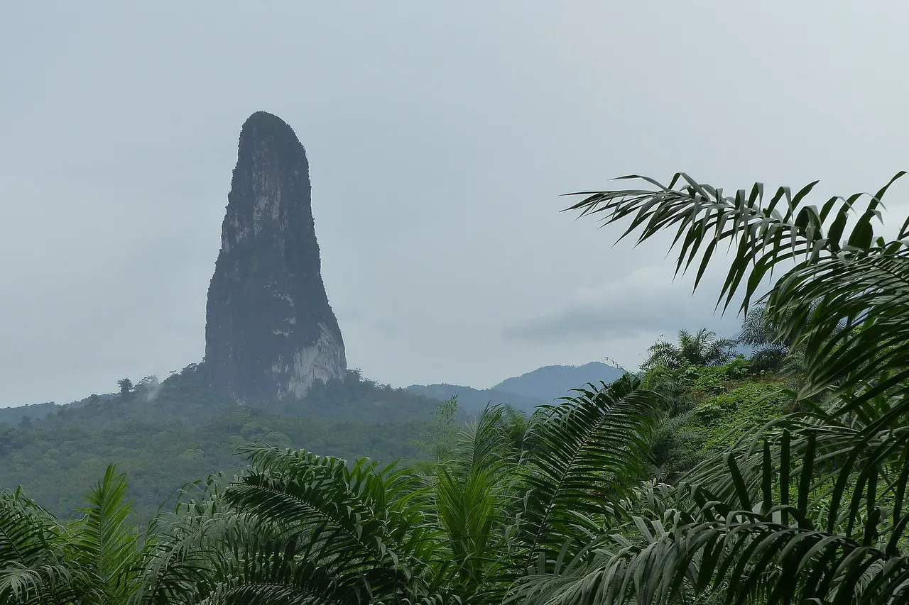 São Tomé and Príncipe: Pico Cão Grande