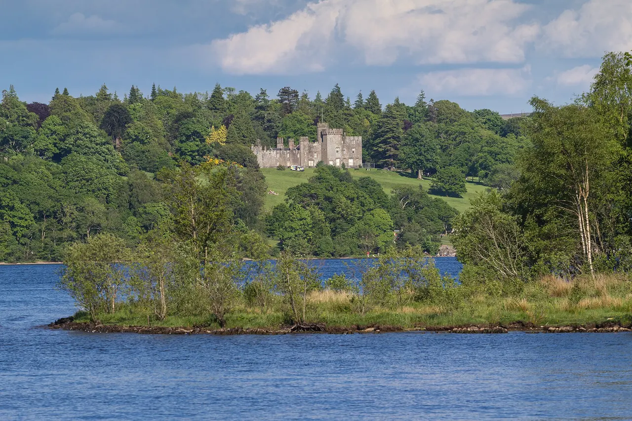Loch Lomond and Balloch Castle (2013)