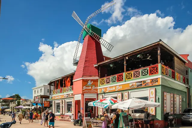 St. Maarten: Philipsburg: Great Bay Boardwalk